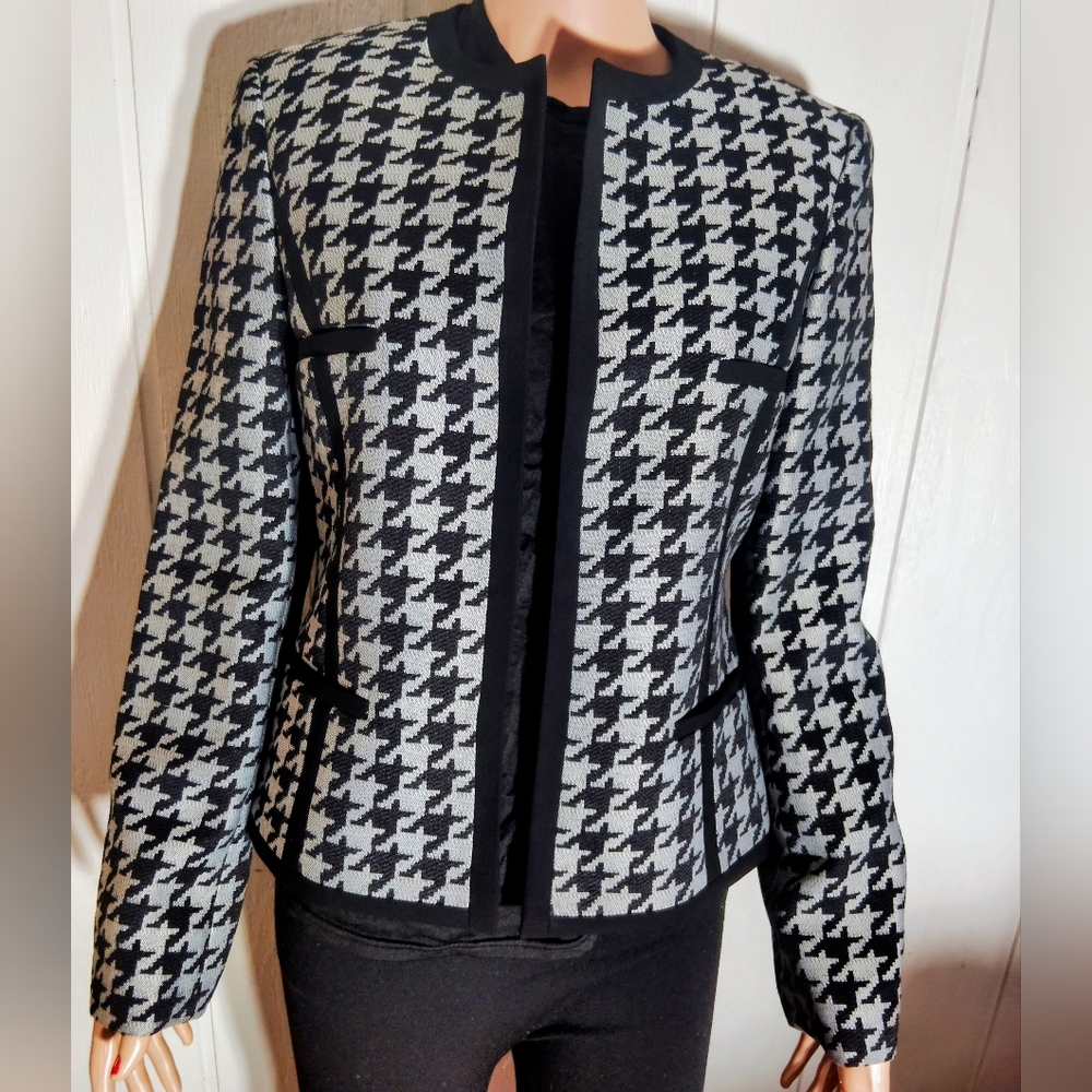 NWOT!! JONES STUDIO Separates. Houndstooth Open Front Blazer/Jacket. Size 6